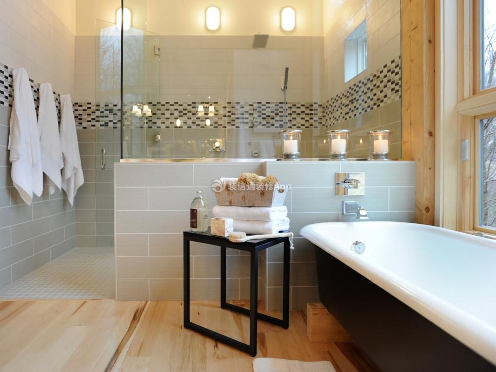 国外现代住宅浴室隔断设计图片