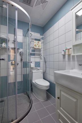 简约北欧风格110平米三居卫生间淋浴房设计图