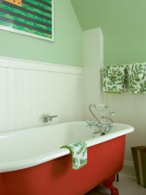 北欧风格复式阁楼浴室背景墙设计效果图片