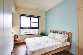 98平米小户型卧室木质床装修摆放效果图