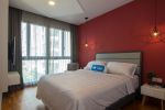 113平方米卧室床头红色背景墙装修效果图