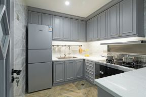 君临天华三居120平美式风格厨房整体橱柜设计图