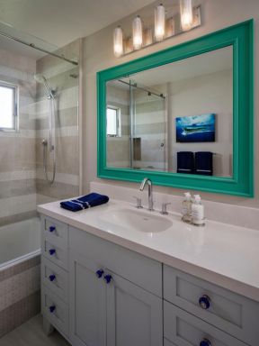 2023家居卫浴间长方形镜子设计图片