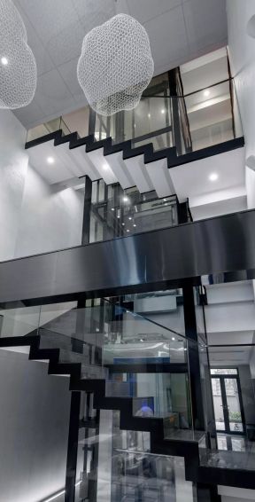 现代风格1100平米双拼别墅楼梯布局图片