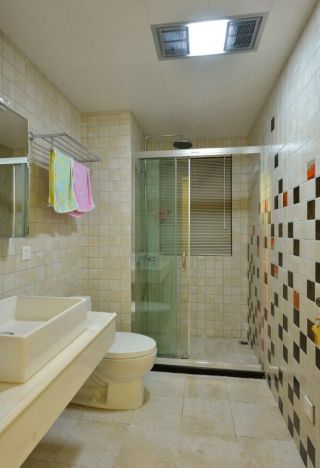 134平的房子卫生间干湿分离装修设计图