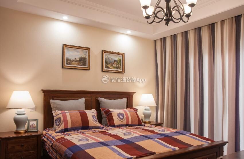 137平美式卧室彩色条纹窗帘装修效果图