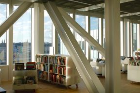 680平米教育机构图书馆阅读休闲区设计图片