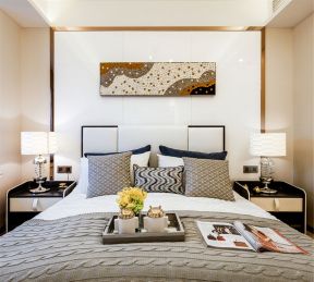 潮流现代风格三居室新房卧室台灯设计图片