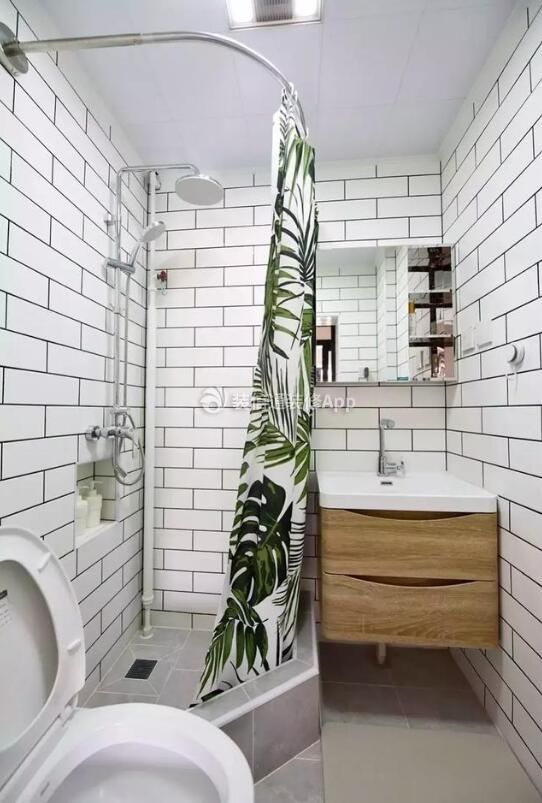 北欧风格家庭卫生间浴帘装修设计图片 