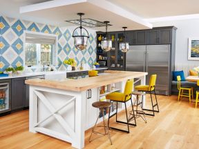 2023北欧风格家庭开放式厨房石膏板吊顶设计图片