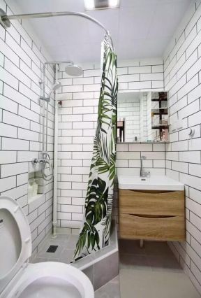 北欧风格家庭卫生间浴帘装修设计图片 