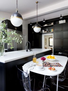 2023家居餐厅厨房经典黑白搭配设计效果图片