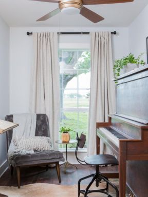 2023北欧风格家庭钢琴房窗帘杆设计图片
