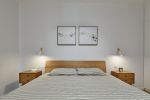 北欧简约家装卧室床头壁灯设计造型图