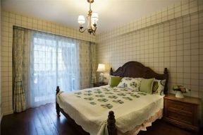 晴湾美式128平三居室卧室装修案例