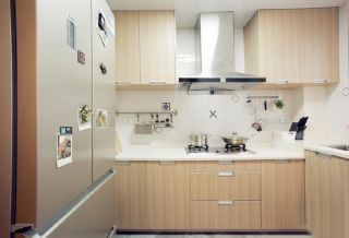 日式新房厨房橱柜简单装修设计效果图