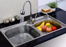 厨房装修中应该如何选择洗菜盆？台上盆与台下盆到底哪种好？