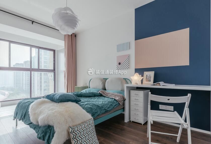 99平米欧式风格家居卧室带书桌设计图片