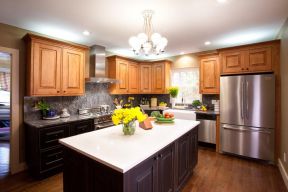 2023简美式风格高级厨房实木收纳柜设计图片