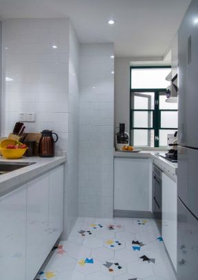 2020小户型欧式厨房装修图 2020小户型欧式厨房装修设计 2020厨房地板砖效果图