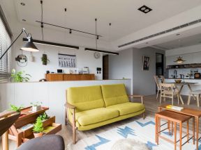 2020经典小户型客厅装修图 2020黄色沙发装修效果图 黄色沙发图片