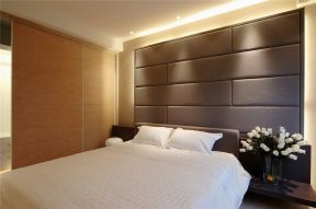 149平米现代三居卧室背景墙装修设计效果图
