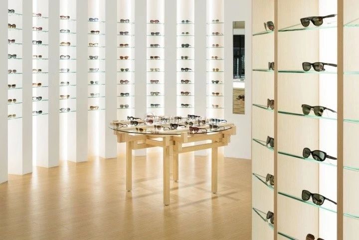 奢华90平米眼镜店展示架设计效果图欣赏