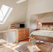小型美式风格阁楼卧室实木床设计图片欣赏