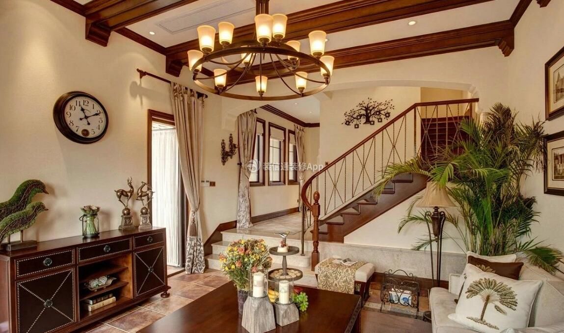 美式复古风格别墅室内楼梯装修设计图 