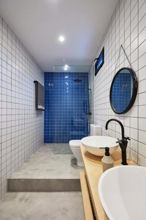 小型欧式风格长方形卫生间背景墙设计图