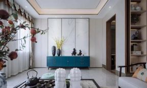 白金汉宫中式风格四居室客厅装饰柜摆放图片