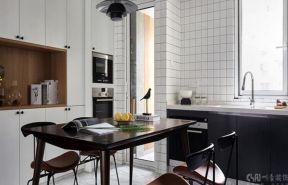 人居盛和林语三居108平现代风格餐厅厨房一体式装修效果