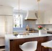轻奢风格家庭厨房吊灯简单装饰效果图片