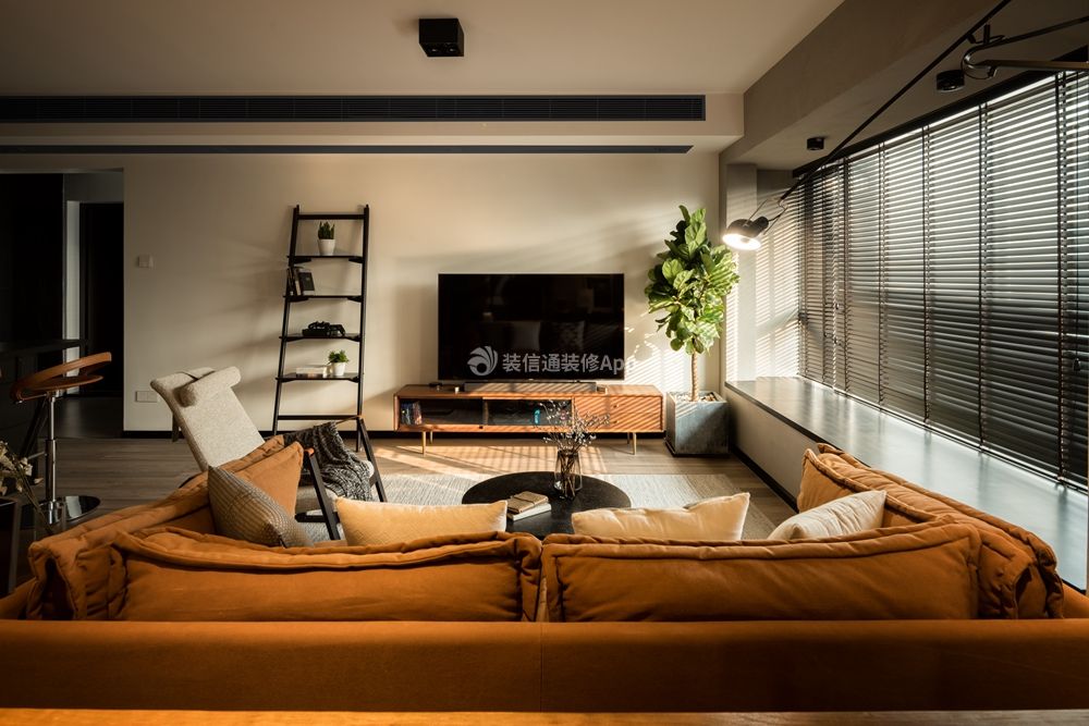 欧式风格小型公寓客厅百叶窗设计装修图片