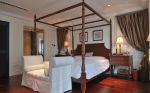 115平米美式风格卧室四柱床设计装修效果图片