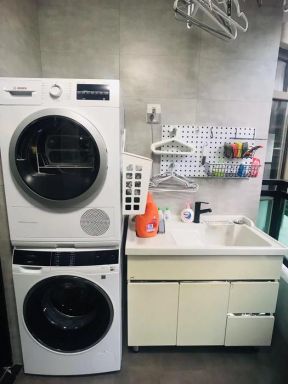 富力爱丁堡国际公寓80平米二居现代洗衣房装修设计效果图