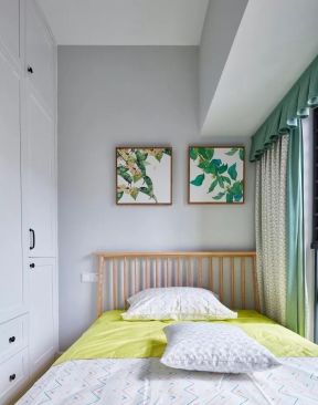 雅居乐花园92平方北欧风格卧室床头挂画设计图