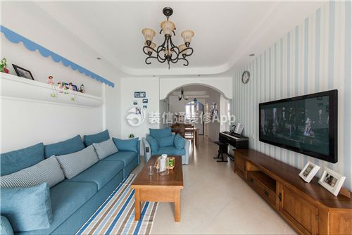 山语城地中海128平三居室客厅装修案例