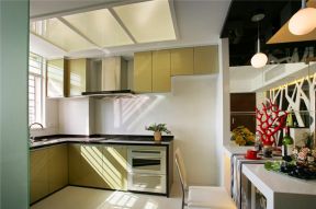恒大御龙天峰85平现代风格厨房装修效果图