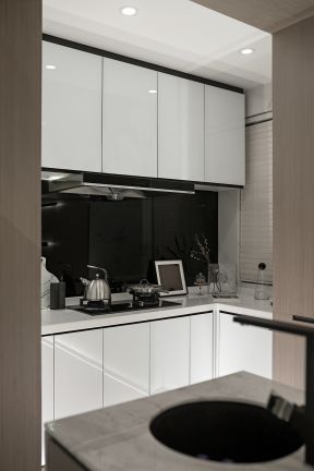 锦绣江南123平米三居室现代厨房装修设计效果图