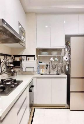 三盛托斯卡纳3期120平米三居室韩式厨房装修设计效果图