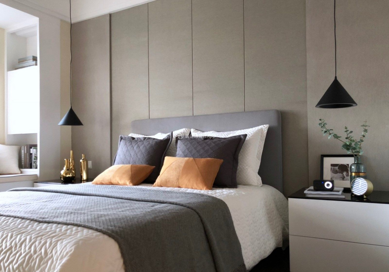 剑桥城118平现代简约卧室床头背景墙装饰效果图