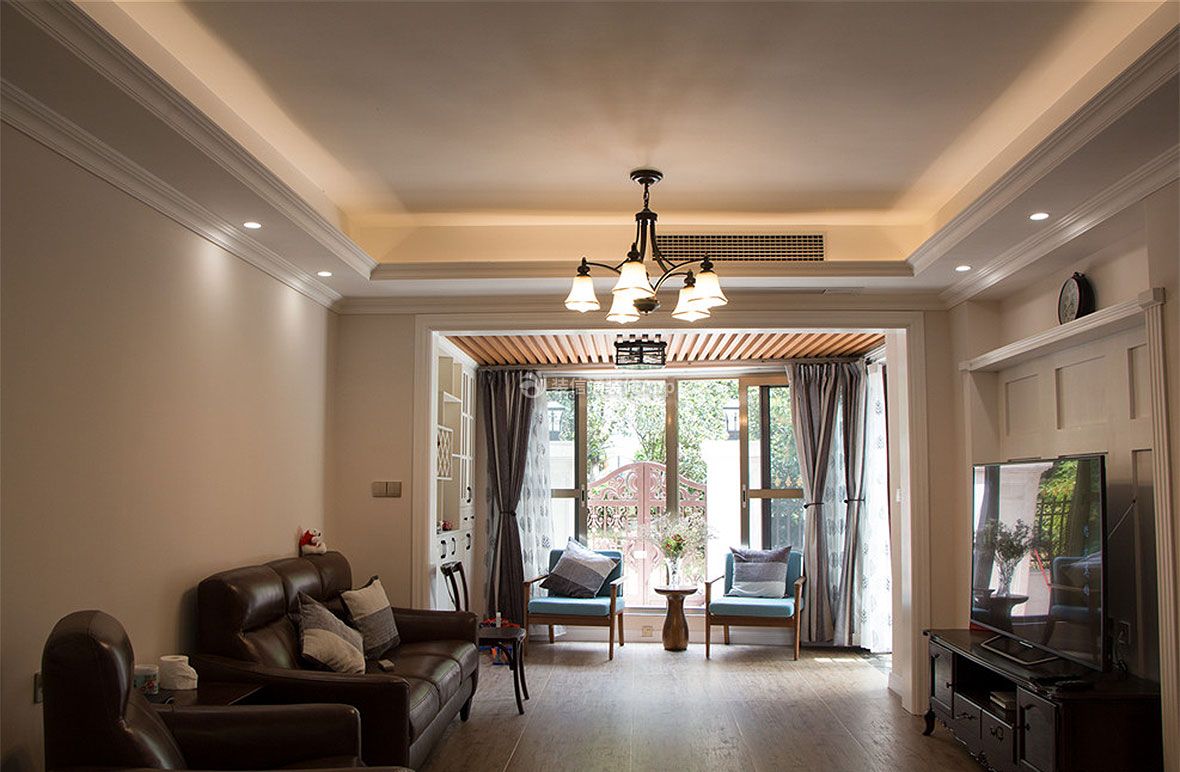 碧桂园美式180平大平层客厅装修案例