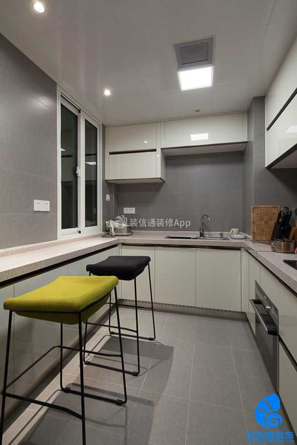 现代风格120平米三居室厨房装修效果图片