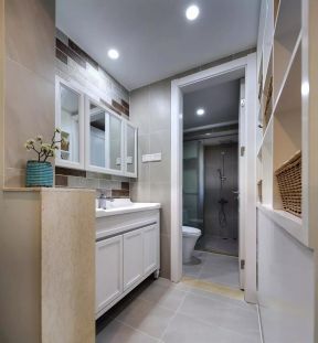 金地自在城93平欧式风格洗手间设计效果图片