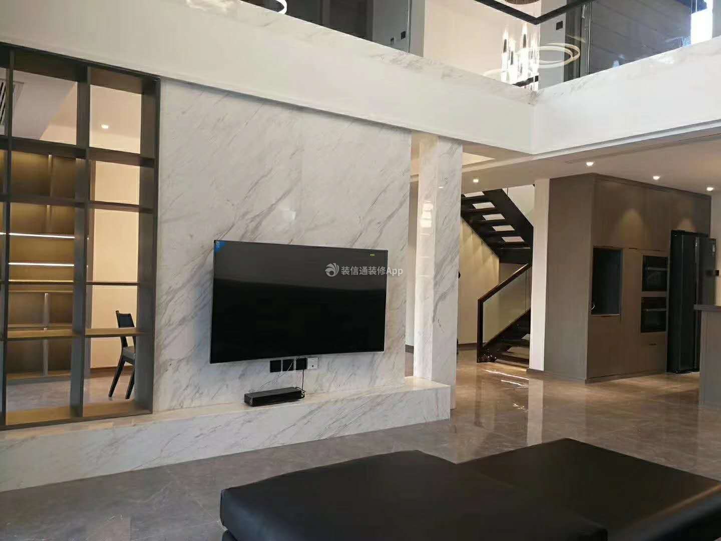 金科世界城98平米三居室简约现代电视背景墙装修设计效果图