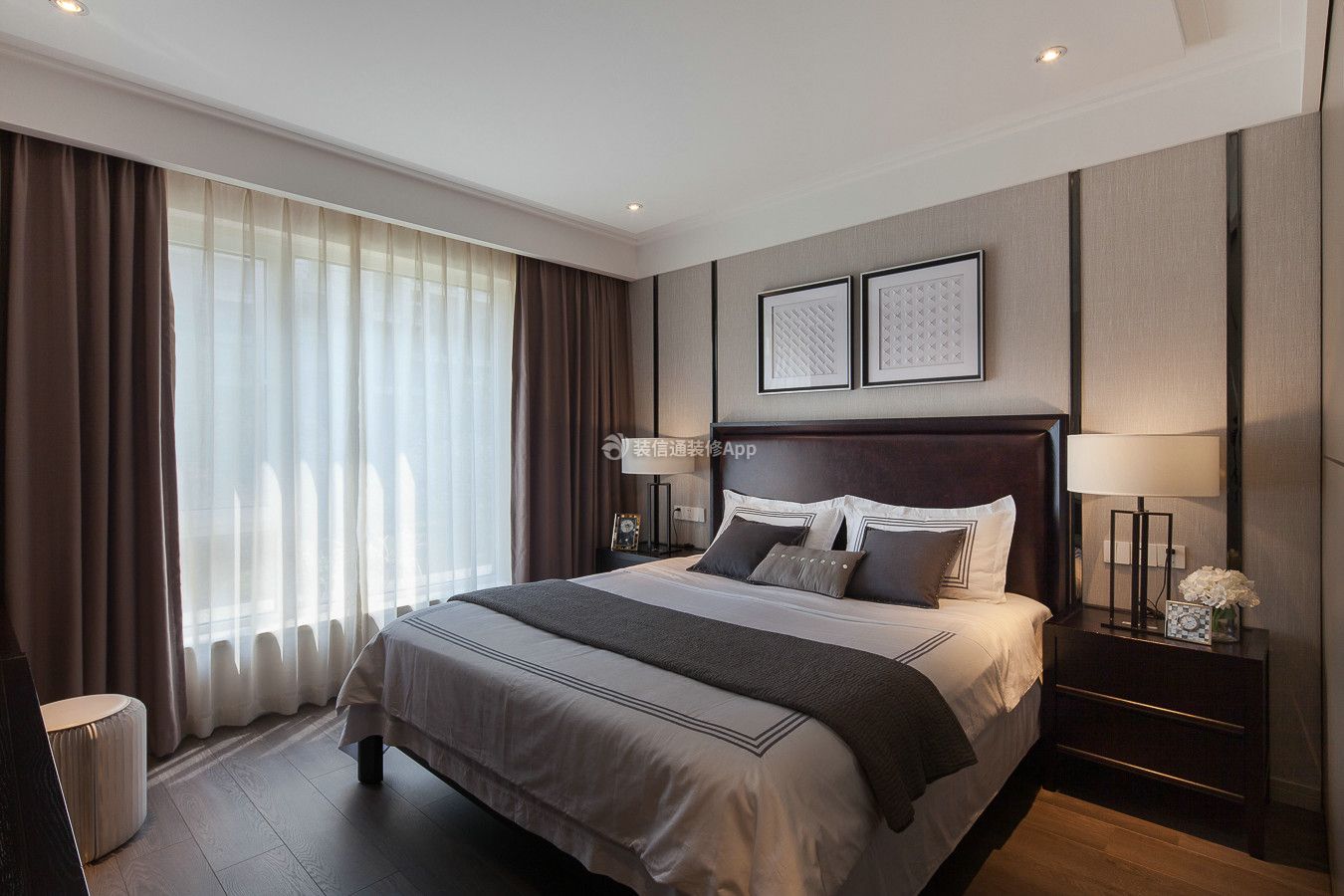 上海城110平方新房卧室实木床头柜设计效果图片