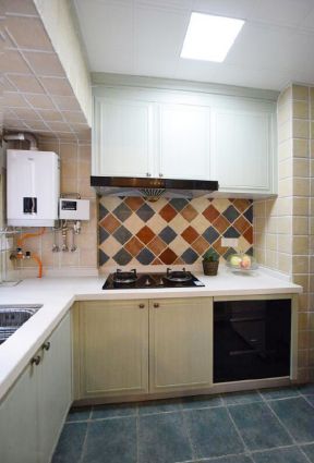  厨房橱柜设计图  厨房墙砖颜色 厨房墙砖地砖