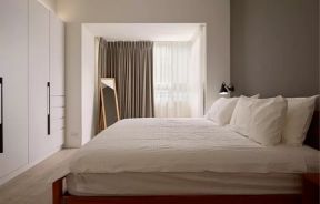华威西里现代简约63平二居室卧室装修案例