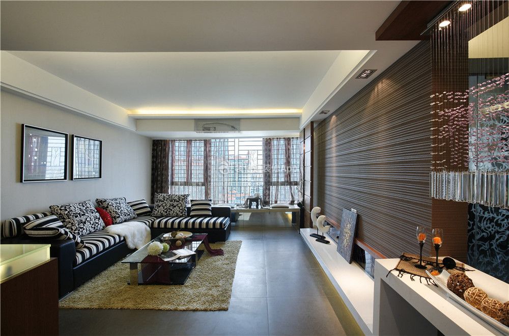 112平米三居室现代风格客厅装修设计效果图